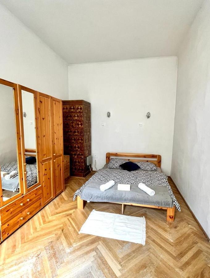 Nice Bedroom Near The Bus And Train Station クラクフ エクステリア 写真