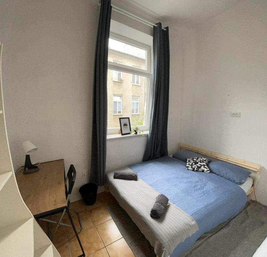 Nice Bedroom Near The Bus And Train Station クラクフ エクステリア 写真
